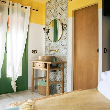 Joanna Hotel *