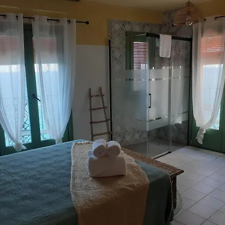 Joanna Hotel *