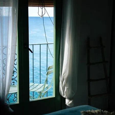 Joanna Hotel *