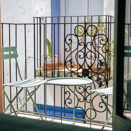 Joanna - Castillo De Hotel